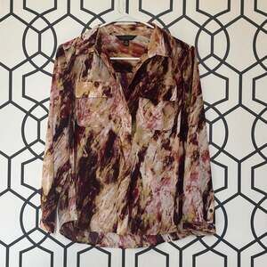 Investments Petites Abstract Marble Print Long Sleeve Button Down Blouse Size PS